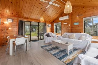 Bream Bay Sands - Ruakaka Holiday Home - 2
