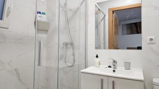 Golden Tower Rooms - auto check-in - 2