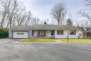 Expansive Lakefront! Allegan Hideaway with Game Room - 8