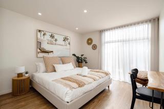Super-Styled Light-Filled Eco Home - 6