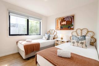 Super-Styled Light-Filled Eco Home - 4