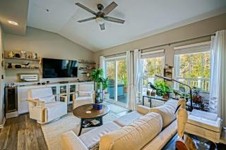 Townhomes of Providence - 4 John Hall Dr - 9