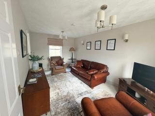 Bide A While at the Port - 2