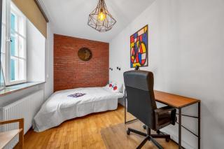 Historic Old Town apt, steps to Castle Sq - 7