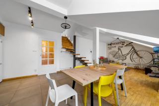 Historic Old Town apt, steps to Castle Sq - 9