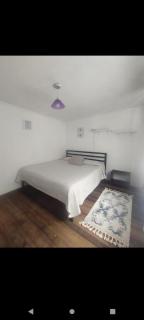 Valpo Guest House - 1