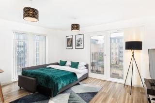 The Lincoln Tribe by Prime Stays - 3 Bedroom Residence with Gated Parking & Garden - 2