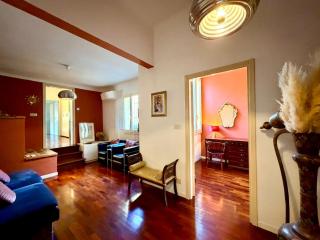 House of Chariot - Near Piazza Maggiore - 7