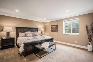 Spacious 4BR 3B 2-Kitchen w bathtub 11 guests - 8