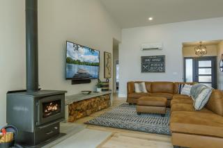 Lakeview Escape w Golf Cart Perfect for Family - Worley - 8