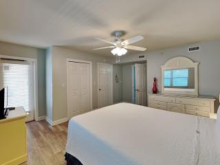 Pelican Isle #513 - Sandy Toes 5 - 7