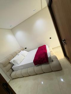 Luxury apartment, beach, cafés & restaurant within walking distance - 3