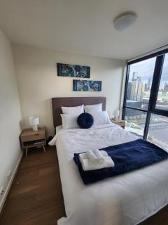 Docklands Escape with Stunning Stadium & City View - 7