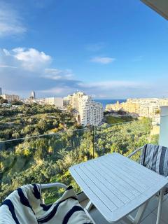 Sea View House, Walk to Balluta Bay, City Center - 0