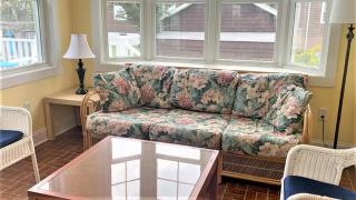 Pemberley Cottage - 926 Benton Avenue - 9