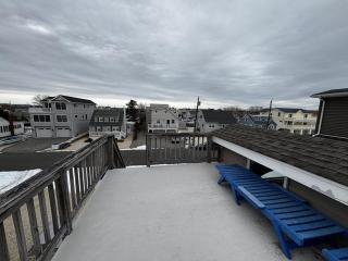 Single Family Ship Bottom Bayside Deck Private Yard Wifi High Speed Internet Central Air Ship Bottom Bay Side Raised Ranch, 2 Decks Close To - 4