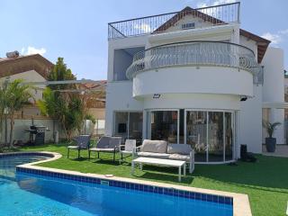 Villa Dreamy Pool Garden - 4