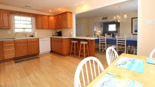 Pet Friendly, Walk To Beach - 6