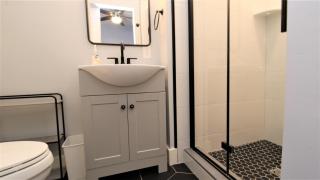 Cottage At 37 Jackson - 9