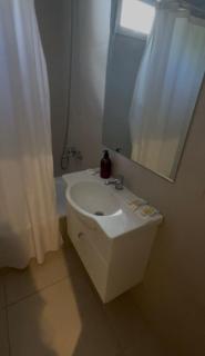 Hermoso acogedor familiar con cochera y pileta - 8