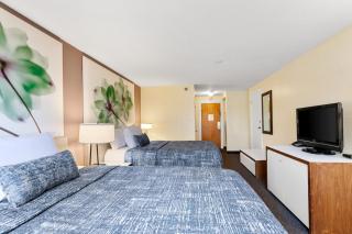 Lakeside Inn - 1
