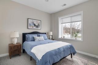 Stylish Downtown 2BR Luxury Comfort and Views - 8