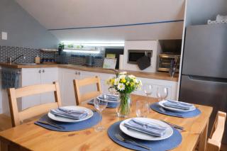 Sea Escape, 2-3 bedrooms, Sleeps 6, Near Halifax and Beaches, Great Location - 3