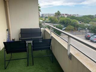 Spacieux T3 Climatisé avec Terrasse à Sète - FR-1-472-213 - 9