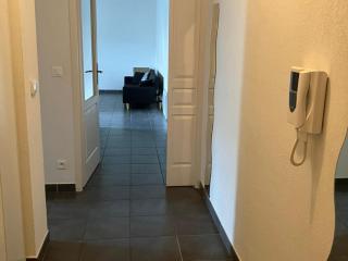 Spacieux T3 Climatisé avec Terrasse à Sète - FR-1-472-213 - 5