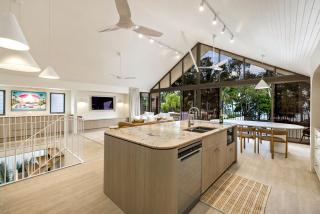 Clifton by the sea, Cairns - 1