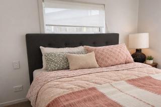 Eat, drink, play and stay at the OBE Guest House - 3