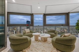 Cloud Nine Stay | Designer Views on Level 61 - 0