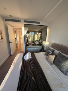 Luxury Oceanfront Suite - The Langham Residences - Gold Coast - 1