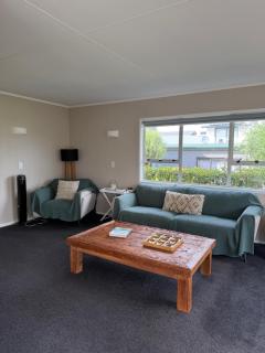 Coastal Retreat 1 min to Purangi Estuary, Cooks Beach - 4