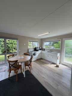 Coastal Retreat 1 min to Purangi Estuary, Cooks Beach - 3