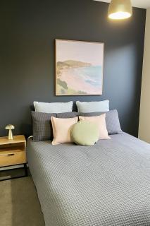 Spacious Family Home Opposite Playground - 2