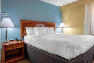 Clarion Hotel Conference Center Lexington North - 5