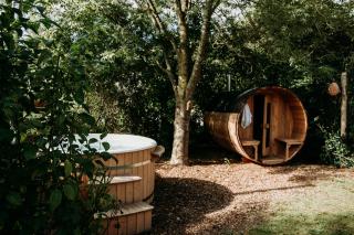 Bohemian Wellness met hottub & sauna - 1