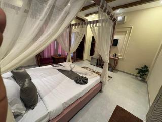 Miransh Heavenly - 4