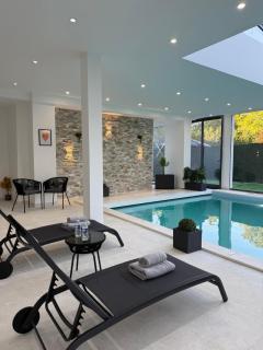 Sublime LOFT PISCINE Intérieure VERSAILLES - 1