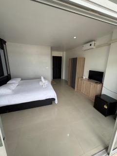 Little Patong Hotel & Restaurant - 2