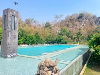 Avartarn Miracles Hotel - 2