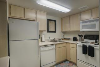 130 Fully Furnished, amenities galore - 8