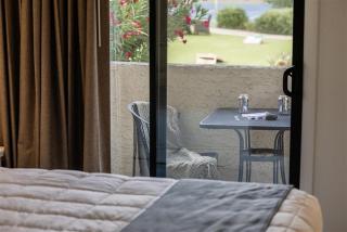 127 Fully Furnished 1BR Suite-Prime Location - 0