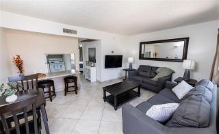 219 Fully Furnished, WiFi Included - Scottsdale - 8