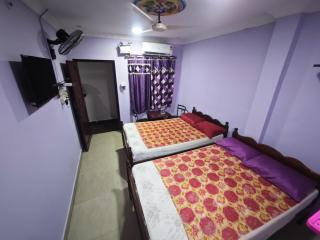Sri bagavan lodge room stay - 8