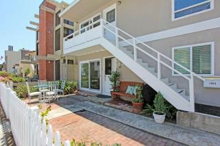 1009 W Bay - Quaint Cottage Steps to Sand home - 9