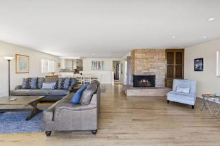 Coastal Charm with Spectacular Bay Views home - 7