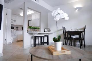 218 Fully Furnished 1BR Suite-Outdoor Pool - 5