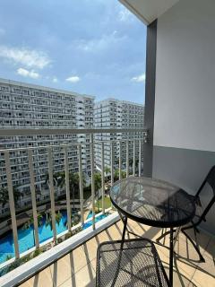 Shell Residences Cozy Staycation - 1